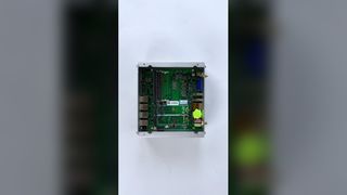Fabrika için 2 RS232 COM 2 LAN 1 VGA 2 HD-MI ile Intel Core I5 ​​8305G İşlemci Mini Pc